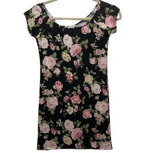 XXI Los Angeles dress size M cap sleeve multi-color floral design scoop NL